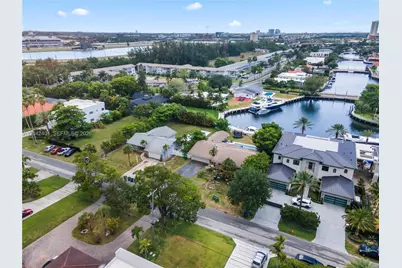 496 Holiday Dr, Hallandale Beach, FL 33009 - Photo 11