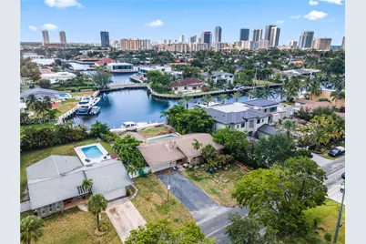 496 Holiday Dr, Hallandale Beach, FL 33009 - Photo 11
