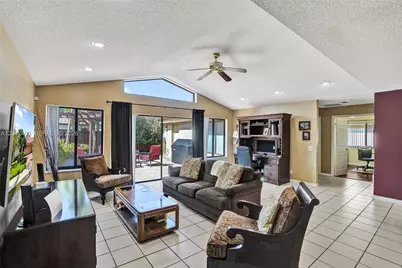 9355 NW 18th Pl, Plantation, FL 33322 - Photo 19