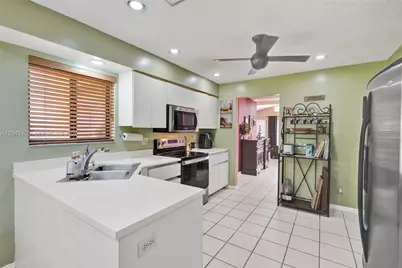 9355 NW 18th Pl, Plantation, FL 33322 - Photo 9