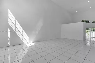 15251 NW 89th Ave, Miami Lakes, FL 33018 - Photo 9