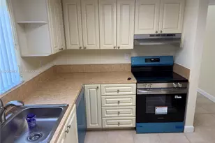 8600 SW 109th Ave, Miami, FL 33173 - Photo 5