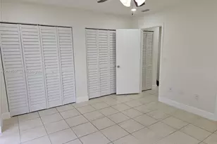 11071 NW 7th St, Miami, FL 33172 - Photo 31
