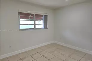 11071 NW 7th St, Miami, FL 33172 - Photo 43