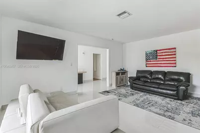 633 N Crescent Dr, Hollywood, FL 33021 - Photo 13