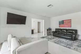 633 N Crescent Dr, Hollywood, FL 33021 - Photo 13