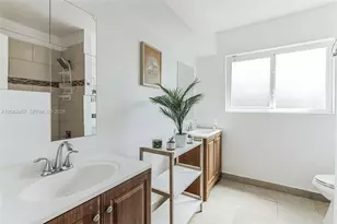 633 N Crescent Dr, Hollywood, FL 33021 - Photo 37