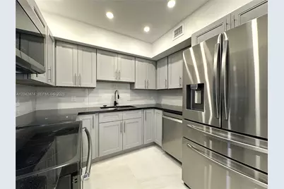 17620 Atlantic Blvd #310, Sunny Isles Beach, FL 33160 - Photo 9