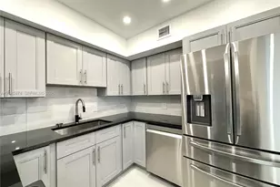 17620 Atlantic Blvd, Sunny Isles Beach, FL 33160 - Photo 11