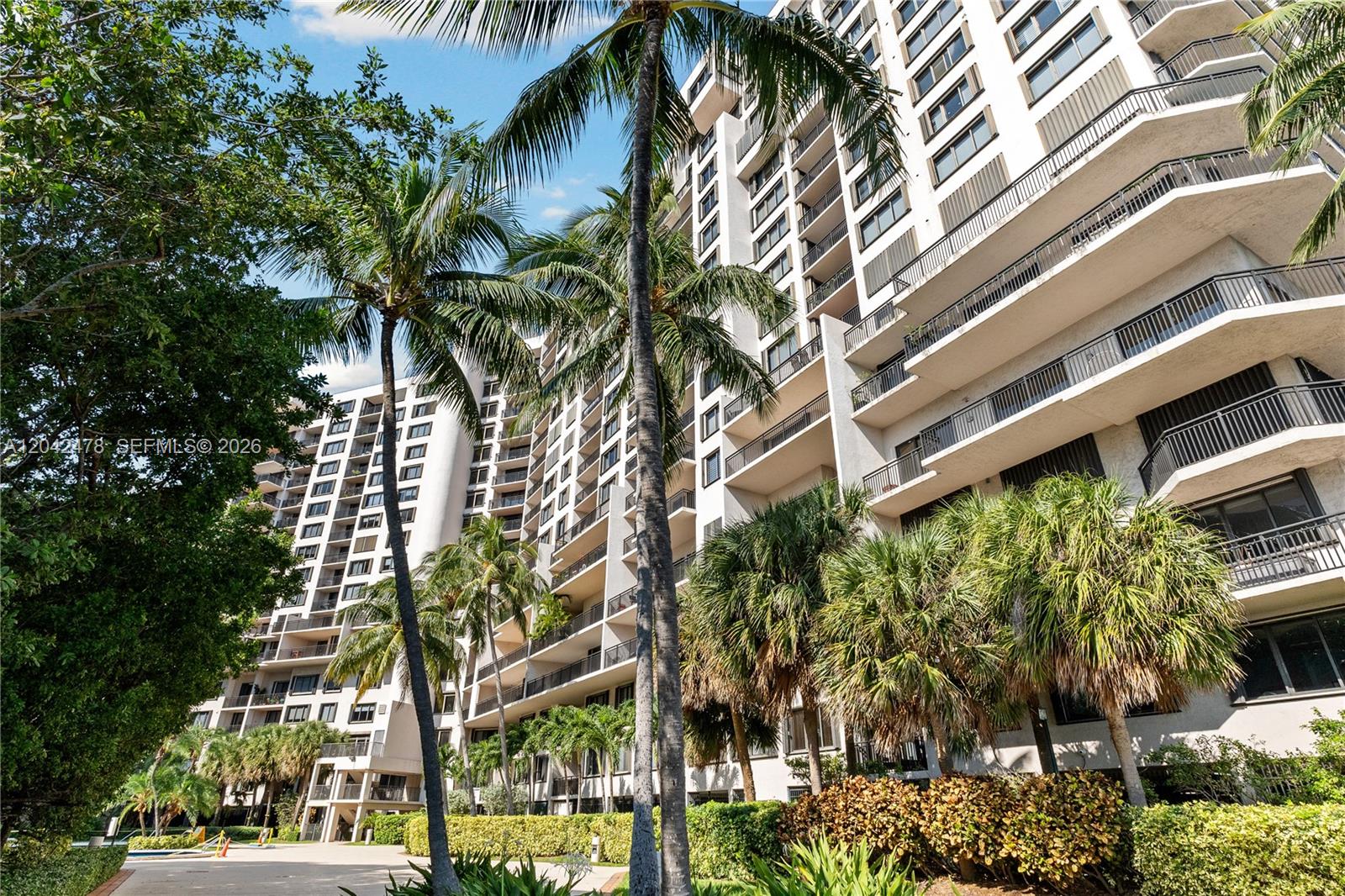 540 Brickell Key Dr #1513 - 540 Brickell Key Dr #1513, Miami, FL 33131 Luxury Property | Jose Angel Pina