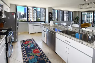 540 Brickell Key Dr #1513, Miami, FL 33131 - Photo 15