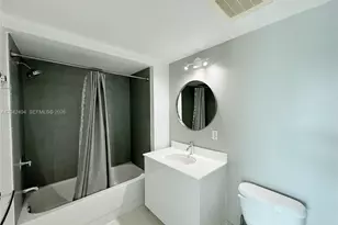 92 SW 3rd St, Miami, FL 33130 - Photo 25
