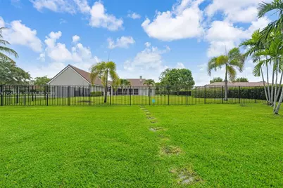5703 Lago Del Sol Dr, Lake Worth, FL 33449 - Photo 43