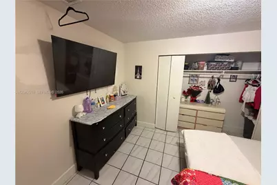 1717 NW 16th St, Miami, FL 33125 - Photo 17