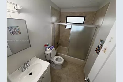 1717 NW 16th St, Miami, FL 33125 - Photo 9