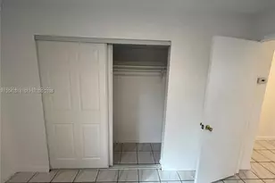 1717 NW 16th St, Miami, FL 33125 - Photo 23