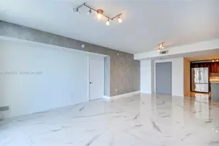 488 NE 18th St, Miami, FL 33132 - Photo 3