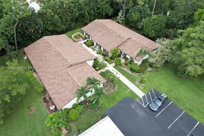 1001 Pine Isle Ln #1001, Naples, FL 34112 - Photo 3