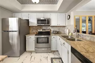 1001 Pine Isle Ln, Naples, FL 34112 - Photo 7