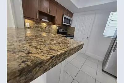 2441 NW 13th St #62, Miami, FL 33125 - Photo 3