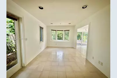 22 SE 11th St #22, Fort Lauderdale, FL 33316 - Photo 9