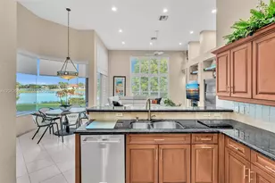 2733 Meadowood Dr, Weston, FL 33332 - Photo 9