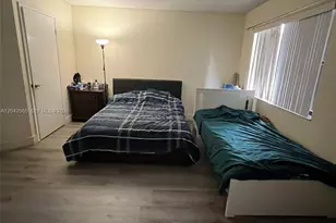 9429 Fontainebleau Blvd, Miami, FL 33172 - Photo 3
