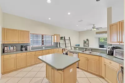 3711 Falcon Ridge Cir, Weston, FL 33331 - Photo 25