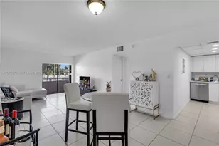 17530 NW 68th Ave, Hialeah, FL 33015 - Photo 13