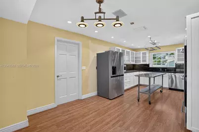 1728 NW 20th St, Homestead, FL 33030 - Photo 31