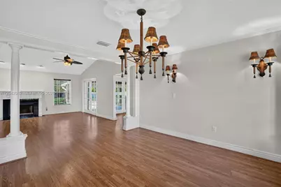 1728 NW 20th St, Homestead, FL 33030 - Photo 13