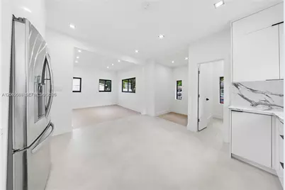 1021 NW 48th St, Miami, FL 33127 - Photo 9