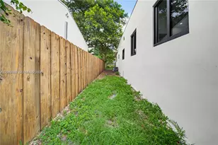 1021 NW 48th St, Miami, FL 33127 - Photo 31