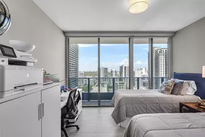 1000 Brickell Plz #2402, Miami, FL 33131 - Photo 17