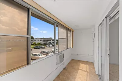 237 Camden J #237, West Palm Beach, FL 33417 - Photo 11