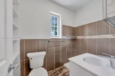 570 NE 68th St #1, Miami, FL 33138 - Photo 15