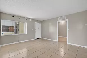 8065 SW 107th Ave, Miami, FL 33173 - Photo 9