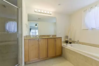 708 SE 15th St #5, Fort Lauderdale, FL 33316 - Photo 9