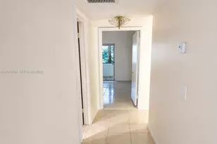 500 W Village Green Cir W, Palm Springs, FL 33461 - Photo 3