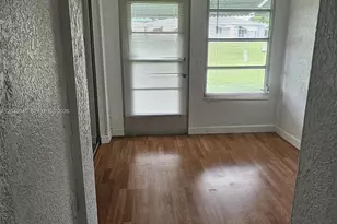 8555 NW 10th St, Plantation, FL 33322 - Photo 9