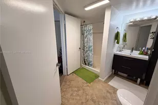 9731 Fontainebleau Blvd, Miami, FL 33172 - Photo 13