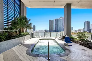 121 NE 34th St, Miami, FL 33137 - Photo 15
