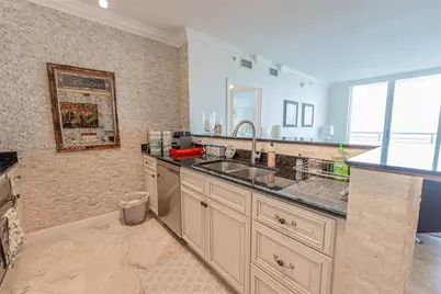 325 S Biscayne Blvd #4222, Miami, FL 33131 - Photo 5