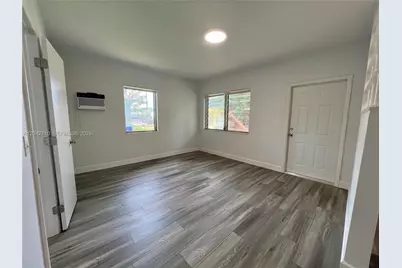 962 NW 6th St #1, Miami, FL 33136 - Photo 5