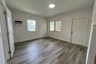 962 NW 6th St, Miami, FL 33136 - Photo 5