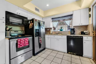 3260 SW 2nd St, Miami, FL 33135 - Photo 17