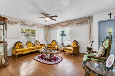 3260 SW 2nd St, Miami, FL 33135 - Photo 7