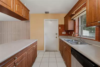 10315 SW 200th St, Cutler Bay, FL 33157 - Photo 13