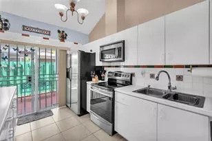 9018 NW 120th St, Hialeah Gardens, FL 33018 - Photo 17