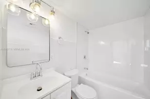 501 SW 1st St, Miami, FL 33130 - Photo 13